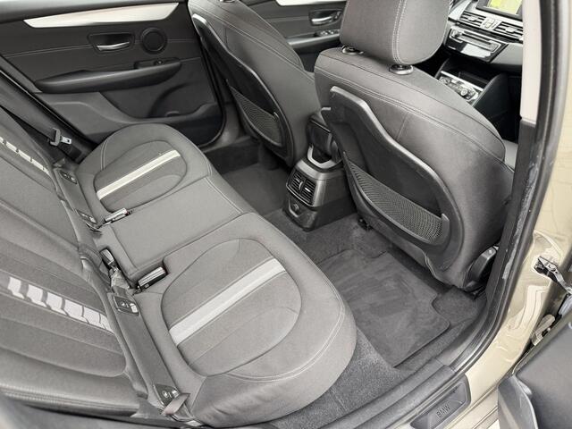 BMW 2-SERIE Active Tourer 220i Executive | Adaptive Cruise | Keyless | Sportstoelen | Trekhaak afn. |