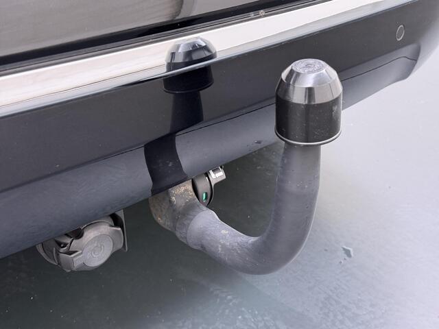 BMW 2-SERIE Active Tourer 218i Pano | Trekhaak | Camera | NAP