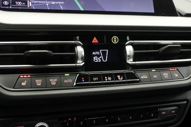 BMW 2-SERIE 218i M-Sport Automaat - Digitaal Cockpit, Carplay, Half Leer, Stoelverw.