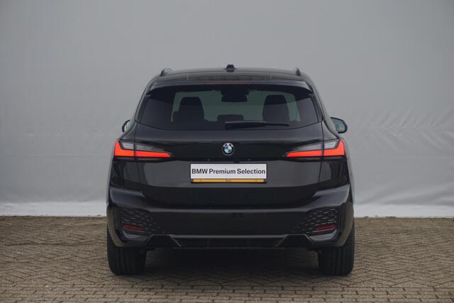 BMW 2-SERIE Active Tourer 218i M Sport | Trekhaak / Panoramadak / Driving Assistant / Comfort Access / Stoel & Stuurwielverwarming