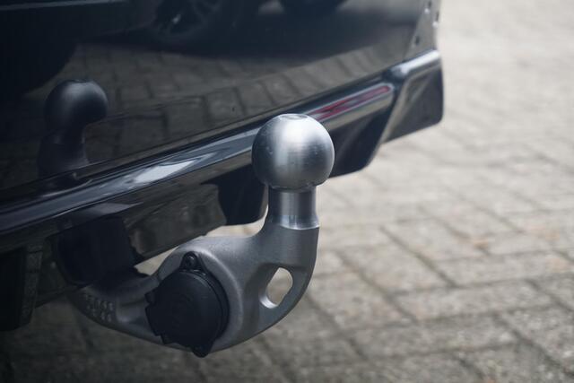 BMW 2-SERIE Active Tourer 218i M Sport | Trekhaak / Panoramadak / Driving Assistant / Comfort Access / Stoel & Stuurwielverwarming