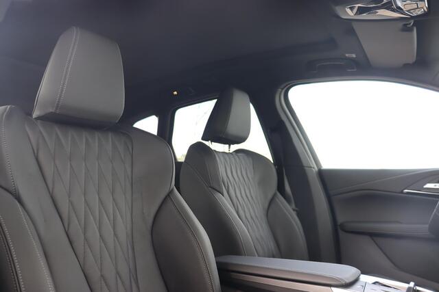 BMW 2-SERIE Active Tourer 225e xDrive | M Sportpakket / Trekhaak / Driving Assistant Professional / Head-up / Rondomzicht camera / Elektrische Stoelen met Memory & Massafunctie / Harman Kardon / 19 Inch