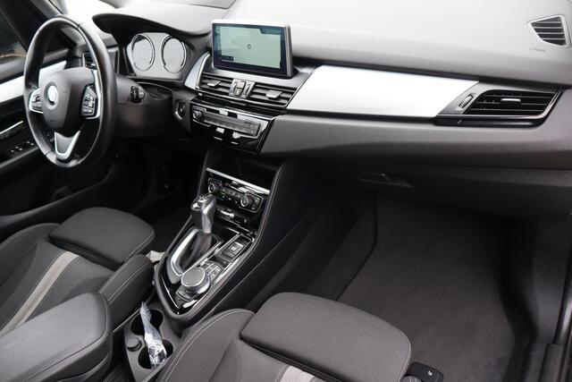 BMW 2-SERIE Active Tourer 225xe iPerformance Executive Navigatie, Head up display, Climate control, Stoelverwarming, Cruise control