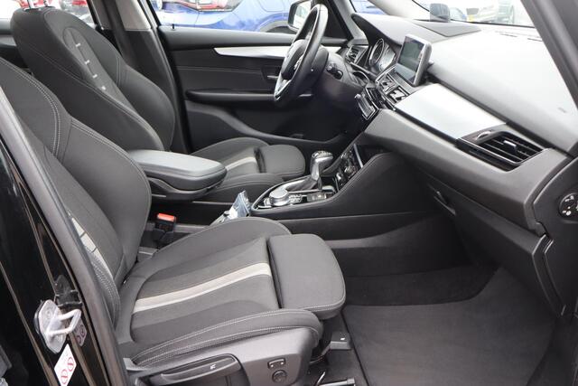 BMW 2-SERIE Active Tourer 225xe iPerformance Executive Navigatie, Head up display, Climate control, Stoelverwarming, Cruise control