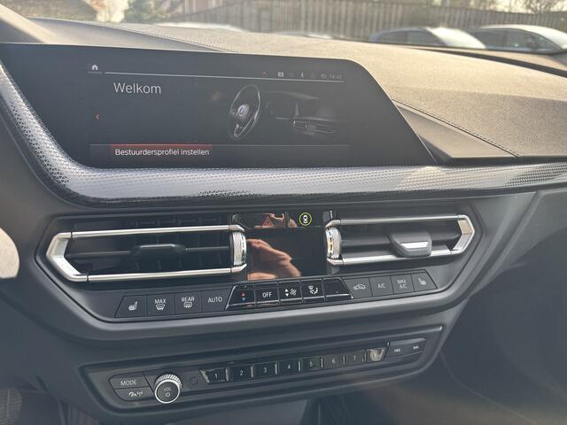 BMW 2-SERIE Gran Coupé 218i Automaat High Executive Full LED / Carplay / All-Seasons