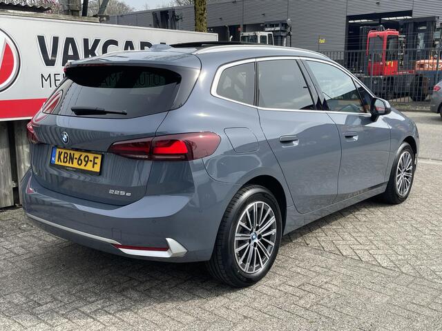 BMW 2-SERIE Active Tourer 225e xDrive Luxury Line 17"/Leder + memory/Panoramadak/Stoelmassage/Harman Kardon/Camera/Head-up/Dodehoek/Apple Carplay & Android Auto