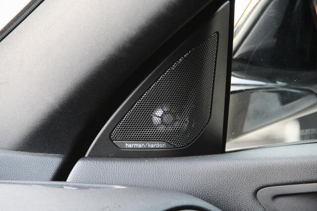 BMW 2-SERIE Gran Coupé 218i High Executive M-Sport | NL Auto | Panoramadak | Schaalstoelen | Camera | LED | Parking Pack | Sfeer | CarPlay | M Aerodynamicapakket | M sportonderstel | Sportstoelen | Navi | Cruise | LMV 19'' | Zeer nette