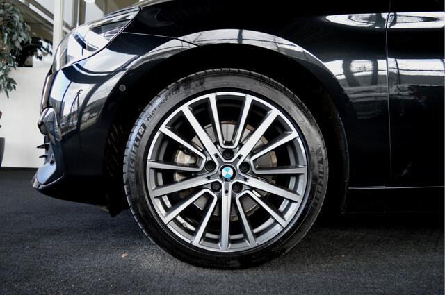 BMW 2-SERIE Active Tourer 220i Sport Line | Facelift