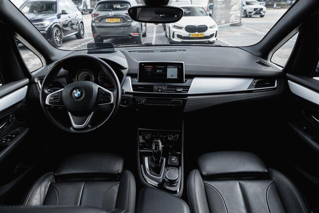 BMW 2-SERIE Active Tourer 218i High Exec. Ed. | HUD | Trekhaak | Leder |
