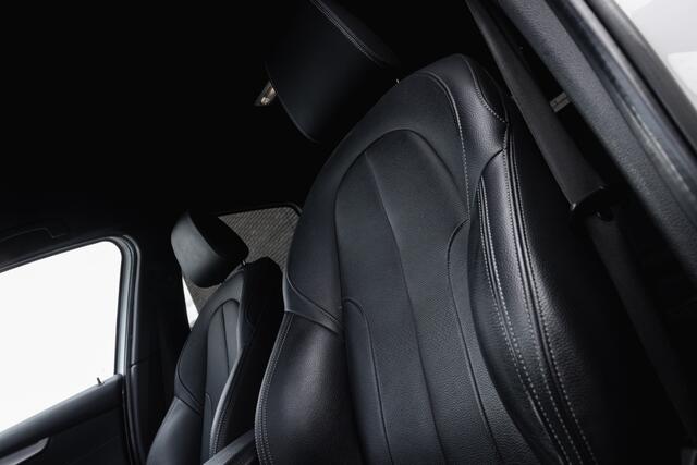 BMW 2-SERIE Active Tourer 218i High Exec. Ed. | HUD | Trekhaak | Leder |