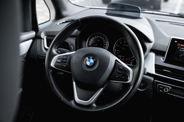 BMW 2-SERIE Active Tourer 218i High Exec. Ed. | HUD | Trekhaak | Leder |