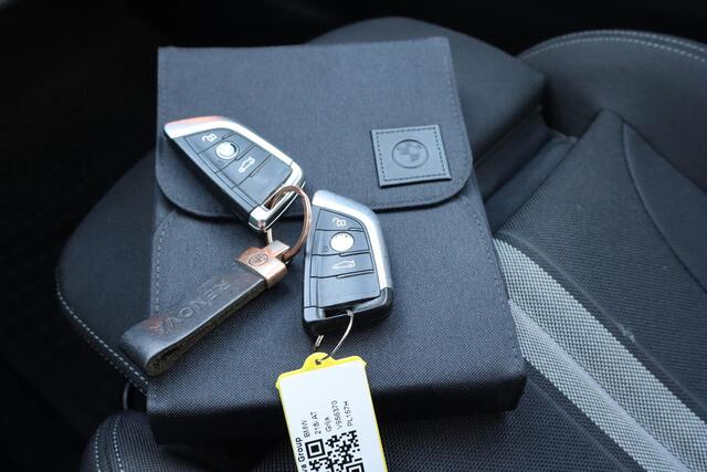 BMW 2-SERIE Active Tourer 218i Executive Climate control, Cruise control, Navigatie, Elektrische ramen, Lichtmetalen wielen