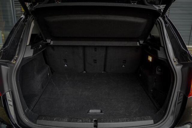 BMW 2-SERIE Active Tourer 225xe iP Executive / PDC / Stoelverwarming / LED / Elek Klep
