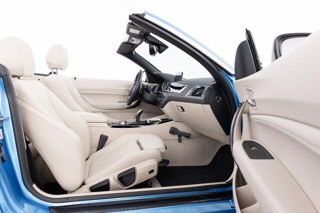 BMW 2-SERIE 230 i Cabriolet High Executive Automaat | LEDER | LED *GOEDE VRIJDAG + 2e PAASDAG OPEN!*