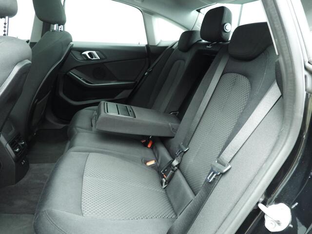 BMW 2-SERIE Gran Coupe 218i | LED | Navigatie | Schuifdak | Clima | PDC | Cruise controle | DAB | Alu 17 inch