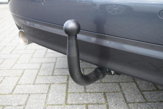 BMW 2-SERIE Gran Coupé 218i High Executive Leder | Trekhaak | Stoelverwarming. | CarPla