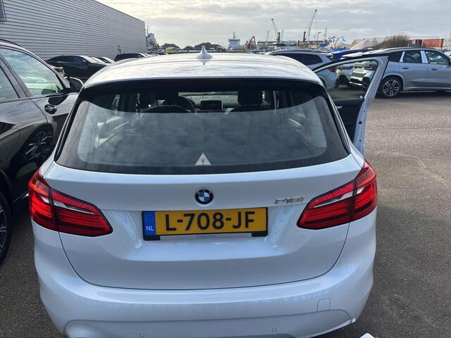 BMW 2-SERIE Active Tourer 218i Executive Automaat | Navi Plus | PDC | Head-Up Display | Metallic | 20.000 km!!! Verwacht eind april | 2 jaar BMW Garantie