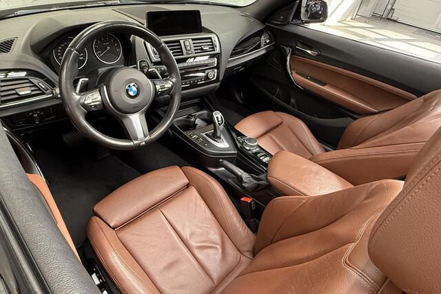 BMW 2-SERIE Cabrio M240i High Executive Stoelverw. - Groot Navi - Sportstoelen - Harman Kardon