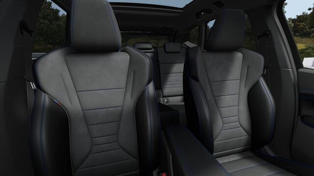 BMW 2-SERIE Active Tourer 225e xDrive M Sport Automaat / Trekhaak / Sportstoelen / Adaptieve LED / Head-Up / M Adaptief onderstel / Parking Assistant Plus / Comfort Access