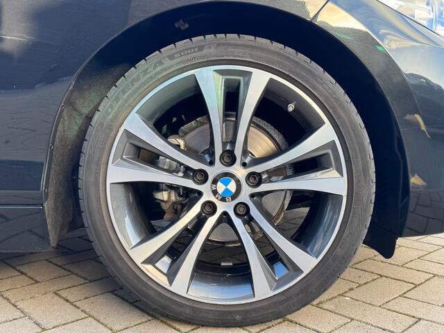 BMW 2-SERIE Cabrio 218iA LUXURY ** LED, LEDER, APPLE/ANDROID, HiFi, 18-inch LMV, 2-zone AIRCO ** 2e EIG - Slechts 58.638km ** ** INFORMEER OOK NAAR ONZE AANTREKKELIJKE FINANCIAL-LEASE TARIEVEN **