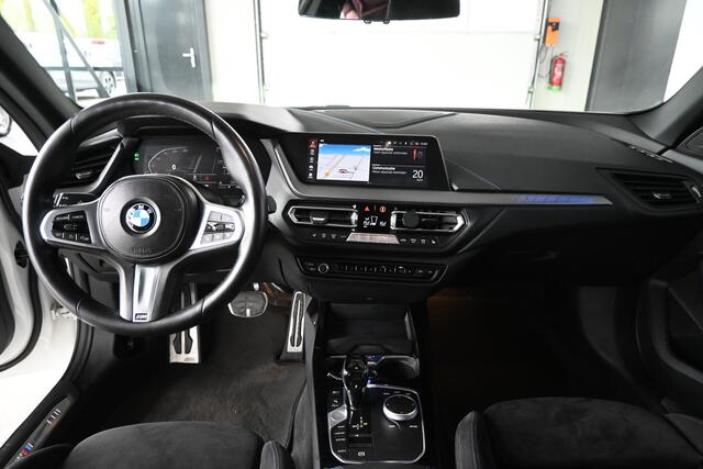 BMW 2-SERIE Gran Coupé 218i Executive Edition M-Pakket Automaat Navigatie Panoramadak Dealer Onderhouden! Inruil Mogelijk!