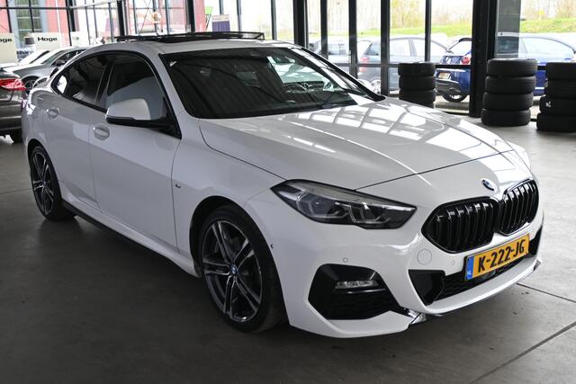BMW 2-SERIE Gran Coupé 218i Executive Edition M-Pakket Automaat Navigatie Panoramadak Dealer Onderhouden! Inruil Mogelijk!