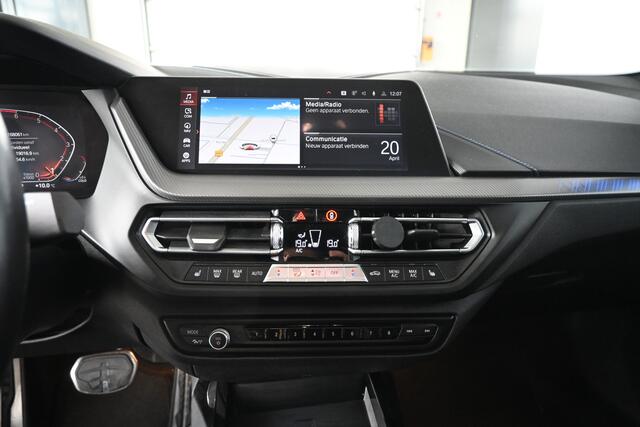 BMW 2-SERIE Gran Coupé 218i Executive Edition M-Pakket Automaat Navigatie Panoramadak Dealer Onderhouden! Inruil Mogelijk!