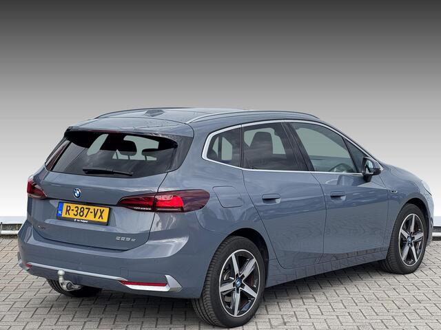BMW 2-SERIE Active Tourer 225e xDrive NL-AUTO | TREKHAAK | PANODAK