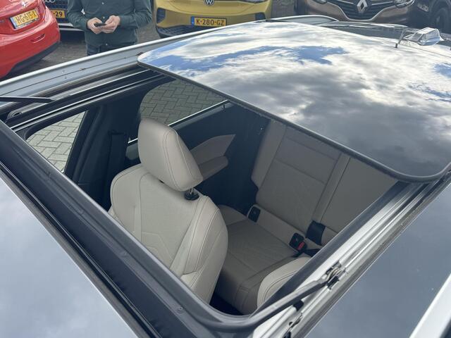 BMW 2-SERIE Active Tourer 225e xDrive NL-AUTO | TREKHAAK | PANODAK