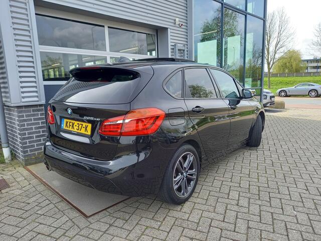 BMW 2-SERIE Active Tourer 225xe iPerformance High Executive - PANO - HEAD-UP - HARMAN KARDON - OPEN DAK -