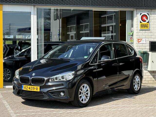 BMW 2-SERIE Active Tourer 216i Centennial Executive , NL-Auto, Navigatie, Climate Control, Cruise Control, Parkeersensoren, Lichtmetalen velgen, Regen - licht sensor