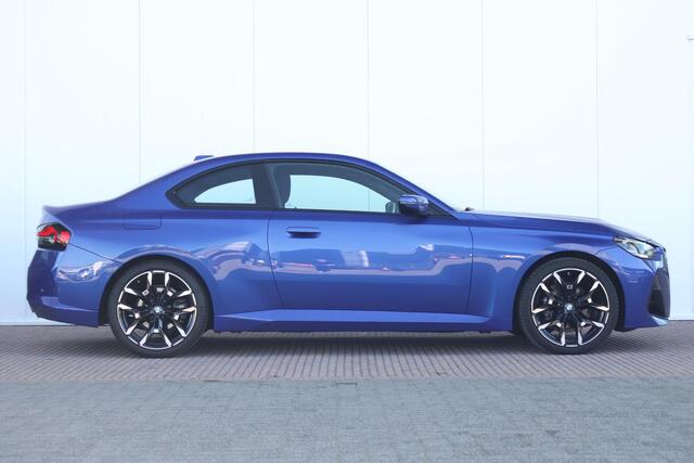 BMW 2-SERIE Coupé 218i M Sportpakket/ 19 inch LM/ Stoelverwarming/ BMW Live Cockpit Plus/ Cruise Control/ Navigatie