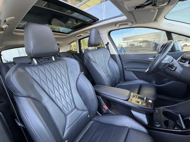 BMW 2-SERIE Active Tourer 225e xDrive | Pano | Luxery | HUD | Innovation pack | Live cockpit pro | Driving Assistant Plus -Cruise control adaptief met stop&go, file assistent-grootlichtassistent-rijstrooksensor- Interesse in een bezichtiging of proefrit, bel of app m
