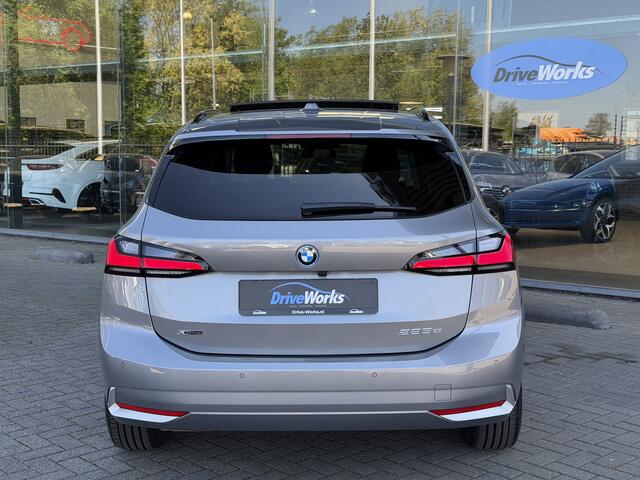 BMW 2-SERIE Active Tourer 225e xDrive | Pano | Luxery | HUD | Innovation pack | Live cockpit pro | Driving Assistant Plus -Cruise control adaptief met stop&go, file assistent-grootlichtassistent-rijstrooksensor- Interesse in een bezichtiging of proefrit, bel of app m