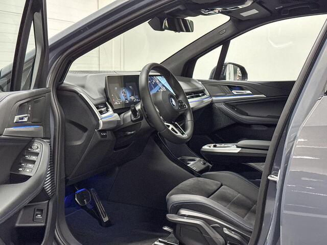 BMW 2-SERIE Active Tourer 225e xDrive | M-Sport | Travel Pack | Premium Pack | Driving Assistant | Panoramadak | Comfort Access | Trekhaak l Huisselectie