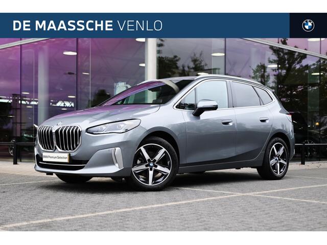BMW 2-SERIE Active Tourer 218i Automaat / Trekhaak / Panoramadak / Sportstoelen / Comfort Access / Head-Up / Harman-Kardon / Stoelverwarming