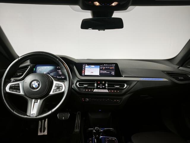 BMW 2-SERIE Gran Coupé 218i Introduction Edition | M-Sport | Panoramadak | Camera | LED |