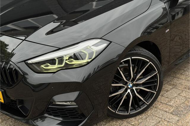 BMW 2-SERIE 218i Gran Coupé M-Sport | Head-Up | 19" | Stoelverwarming | LED | DAB