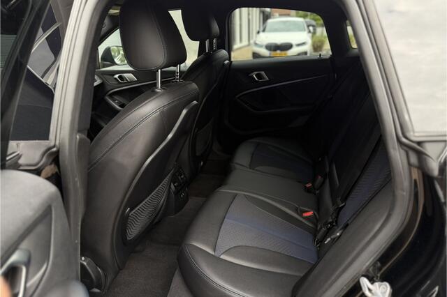 BMW 2-SERIE 218i Gran Coupé M-Sport | Head-Up | 19" | Stoelverwarming | LED | DAB