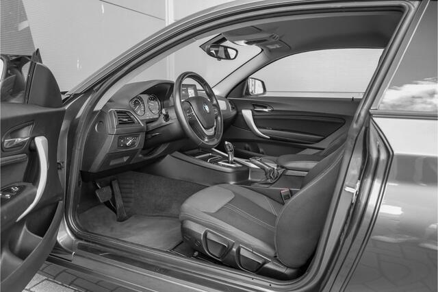 BMW 2-SERIE Coupé 218i Executive Edition Camera Parkeerhulp 18"