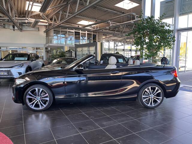 BMW 2-SERIE Cabrio 220iA SPORTLINE ** ADAPT. LED, BEIGE LEDER, NAVI PROF, CAMERA, 18-inch LMV ** UNFALLFREI - Slechts 45.900km. ** ** INFORMEER OOK NAAR ONZE AANTREKKELIJKE FINANCIAL-LEASE TARIEVEN **