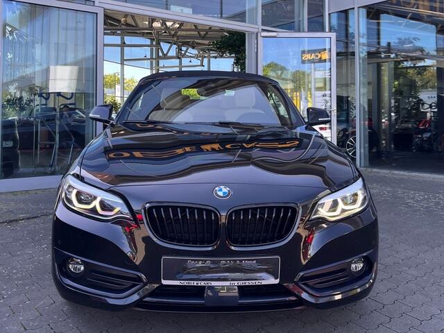 BMW 2-SERIE Cabrio 220iA SPORTLINE ** ADAPT. LED, BEIGE LEDER, NAVI PROF, CAMERA, 18-inch LMV ** UNFALLFREI - Slechts 45.900km. ** ** INFORMEER OOK NAAR ONZE AANTREKKELIJKE FINANCIAL-LEASE TARIEVEN **