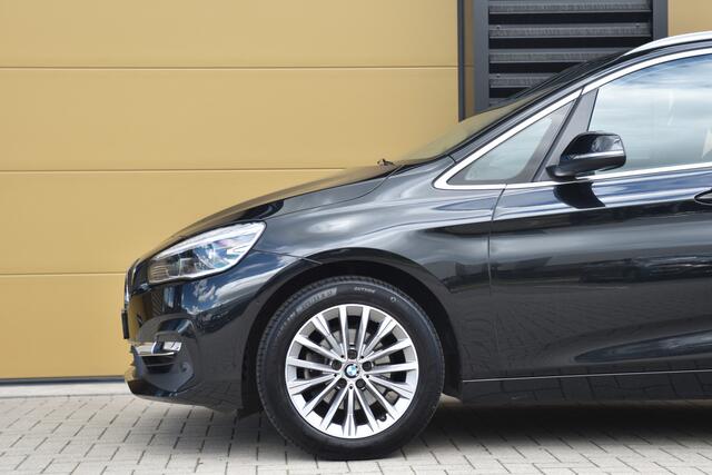 BMW 2-SERIE Active Tourer 218i High Executive * Luxury line * Panoramadak * Camera * Trekhaak *