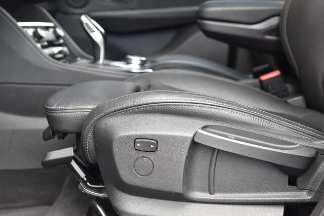 BMW 2-SERIE Active Tourer 218i High Executive * Luxury line * Panoramadak * Camera * Trekhaak *
