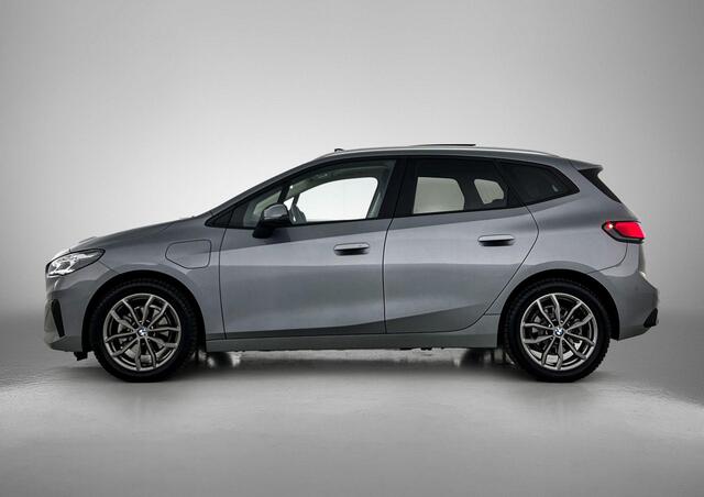 BMW 2-SERIE Active Tourer Plug-In Hybrid 225e xDrive PANORAMADAK | MEM. STOEL | 360° CAMERA | HEAD-UP