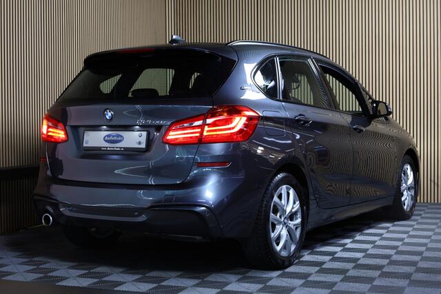 BMW 2-SERIE Active Tourer 225xe PLUGIN HYBR M SPORT High Executive GROTE NAVI HEADUP PDC CRUISE STOELVW "18