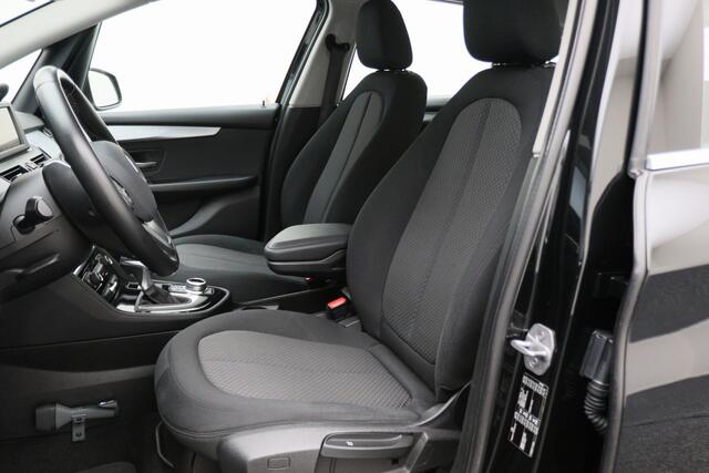 BMW 2-SERIE Active Tourer 218i Executive Automaat Climate, Cruise, Navigatie, Bluetooth, LED, PDC, Elektrische Pakket, 16''