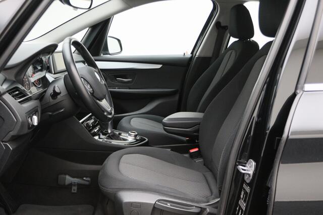 BMW 2-SERIE Active Tourer 218i Executive Automaat Climate, Cruise, Navigatie, Bluetooth, LED, PDC, Elektrische Pakket, 16''