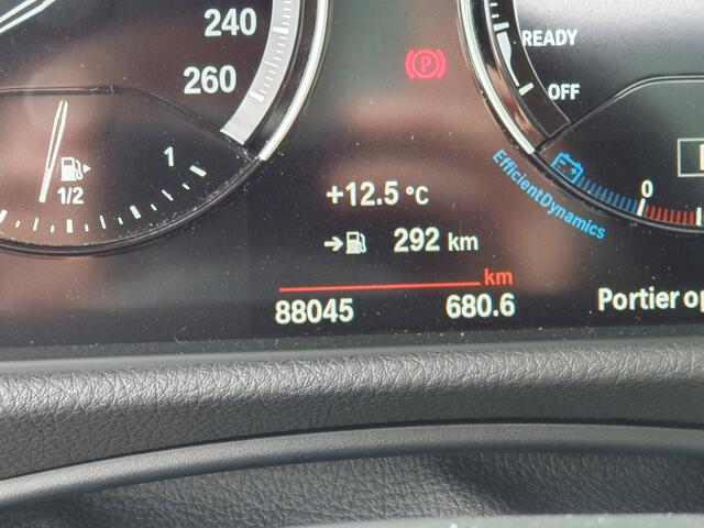 BMW 2-SERIE Active Tourer 218i High Executive Luxury Line | Panoramadak | Stoelverwarming | Head-Up Display | Parkeersensoren | Navigatie | Trekhaak | Cruise Control | Climate Control | NAP