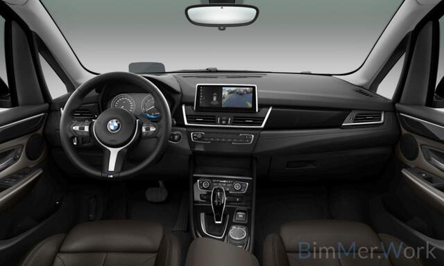 BMW 2-SERIE 220i 192pk High Exe,Leer,Sportstoel,HeadUp,Trekhk afn,NaviPro,Camera,Stoelverw,Cruise
